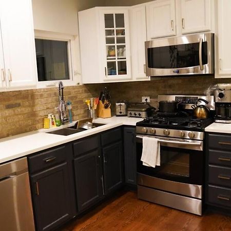 Апартаменты Nice And Cozy. Sleeps 5. Чикаго Экстерьер фото